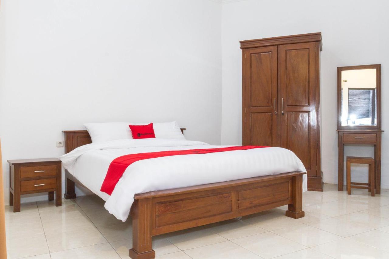 Hotel Reddoorz Near Jatinangor Town Square Exteriér fotografie