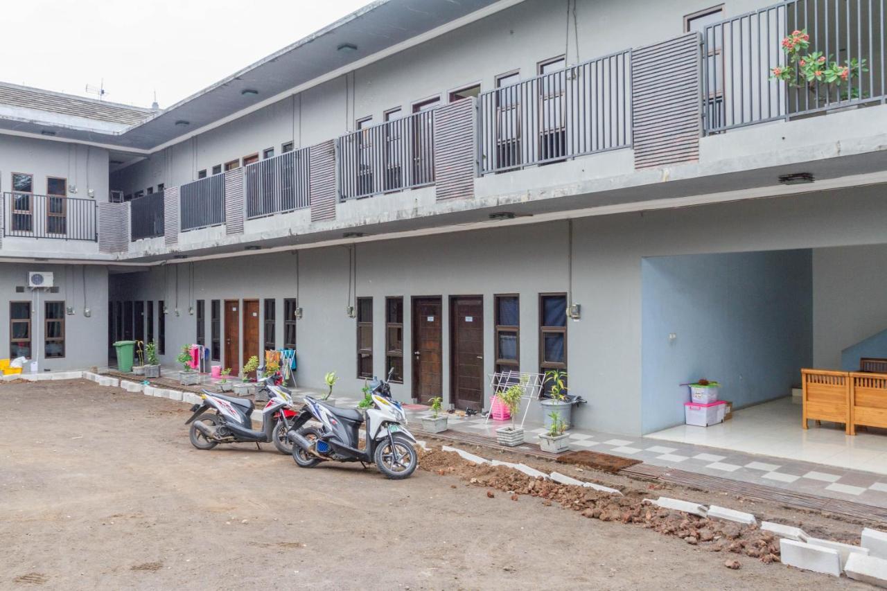 Hotel Reddoorz Near Jatinangor Town Square Exteriér fotografie