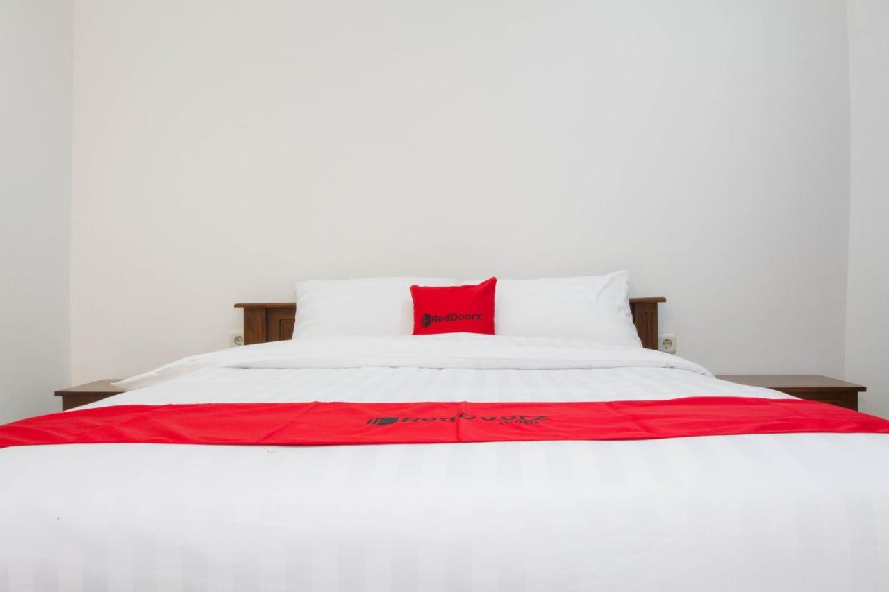 Hotel Reddoorz Near Jatinangor Town Square Exteriér fotografie