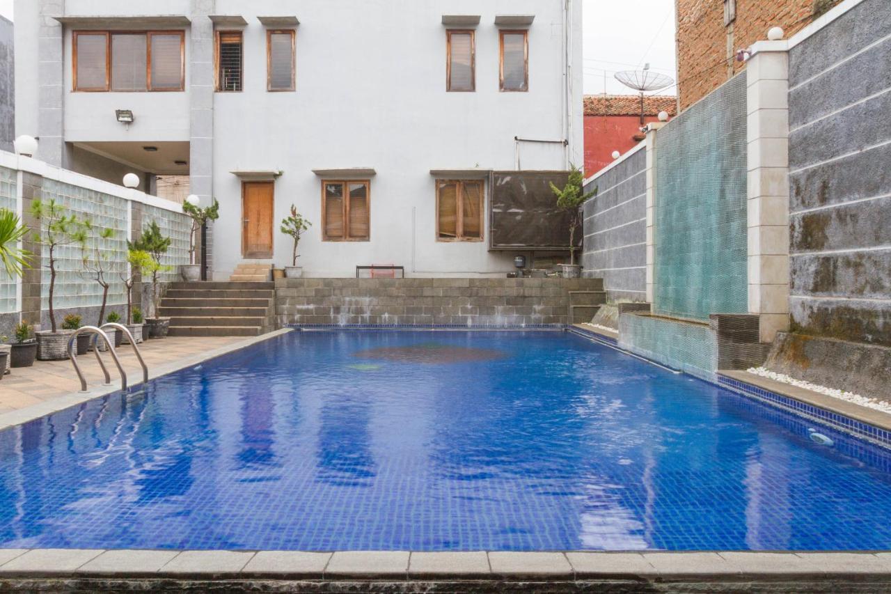 Hotel Reddoorz Near Jatinangor Town Square Exteriér fotografie