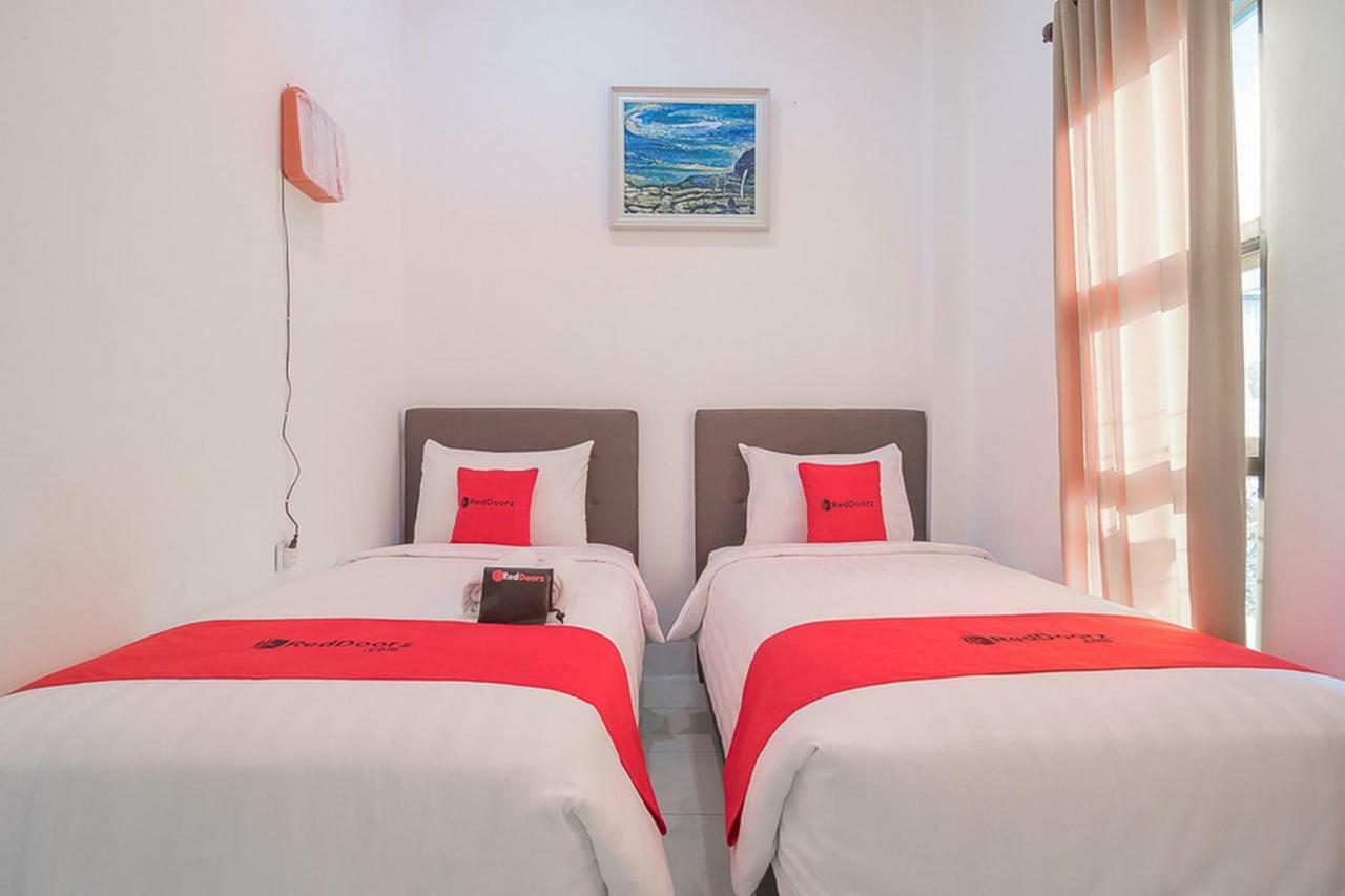 Hotel Reddoorz Near Jatinangor Town Square Exteriér fotografie