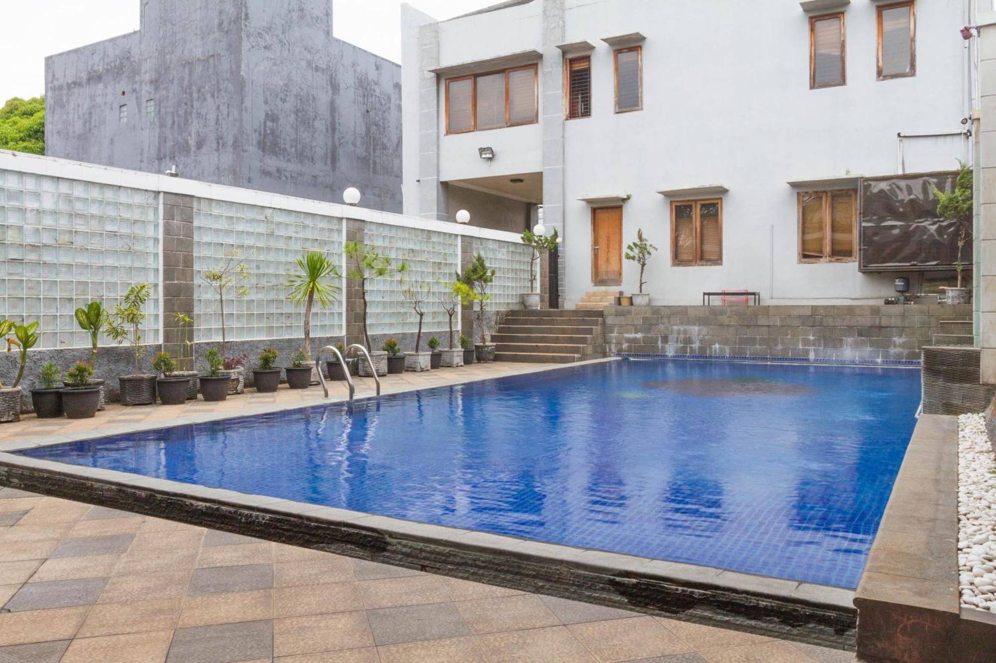 Hotel Reddoorz Near Jatinangor Town Square Exteriér fotografie