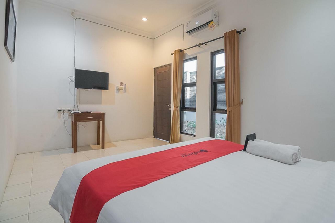 Hotel Reddoorz Near Jatinangor Town Square Exteriér fotografie